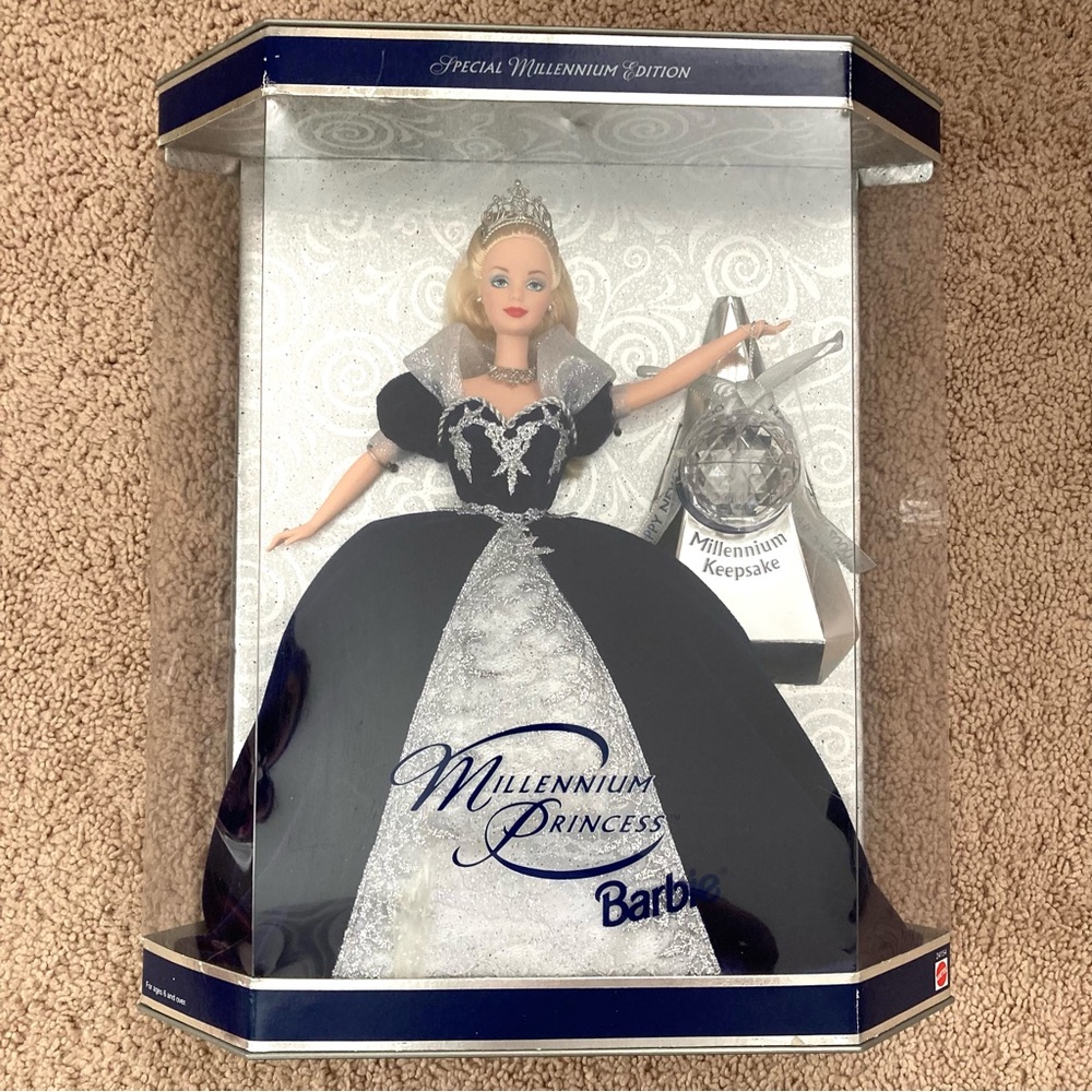 NWT Barbie Holiday Christmas 1999 Happy New Year 2000 Mattel Millennium Princess